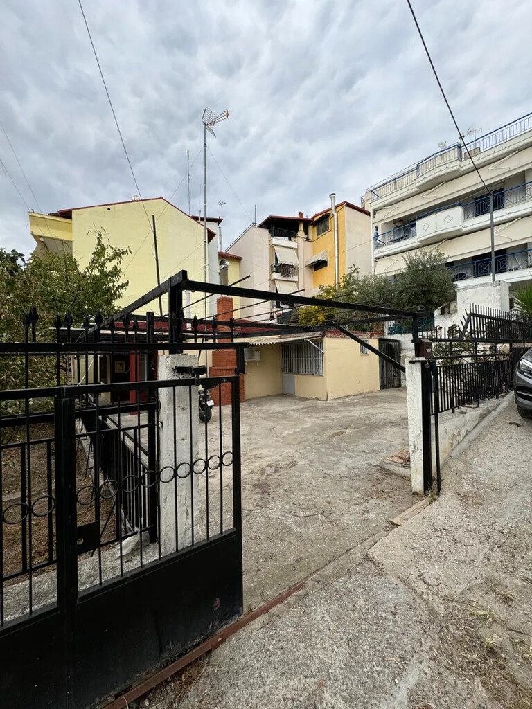 2 bedroom Detached house in Polichni, Thessaloniki – Suburbs, Greece – GDOMV3