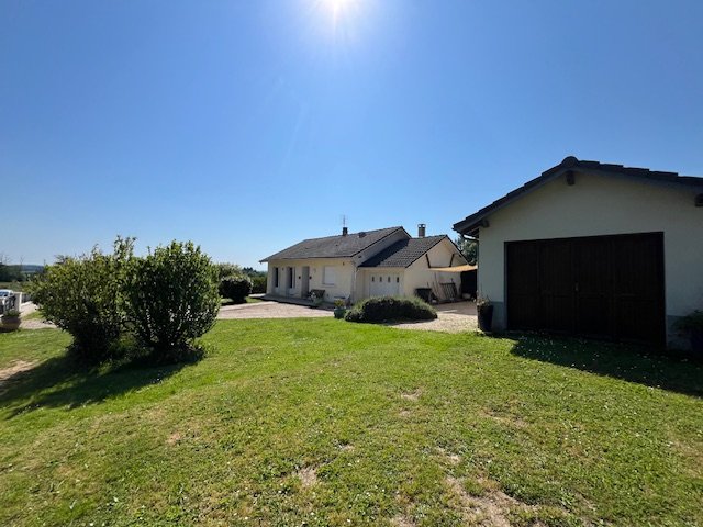 2 bedroom maison in Vayres, Haute-Vienne, France