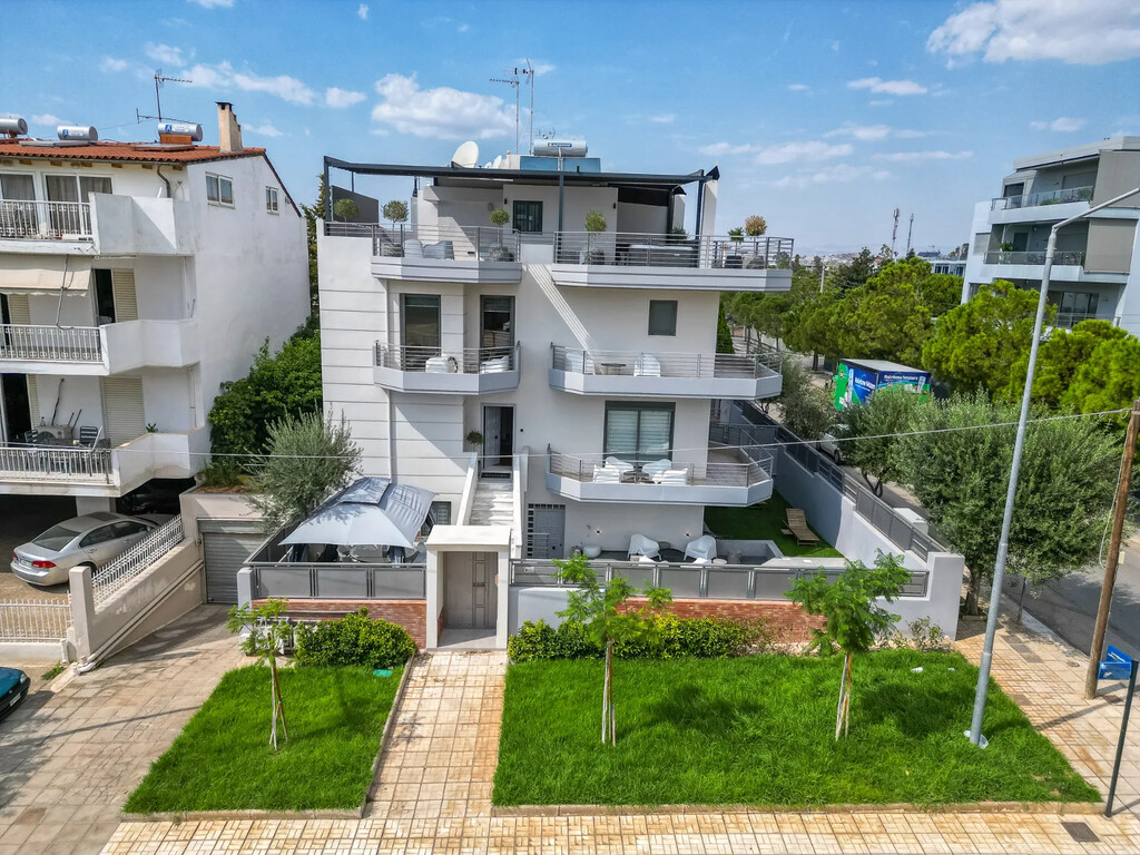 4 bedroom Detached house in Glyfada, Athens – South, Greece – 64224
