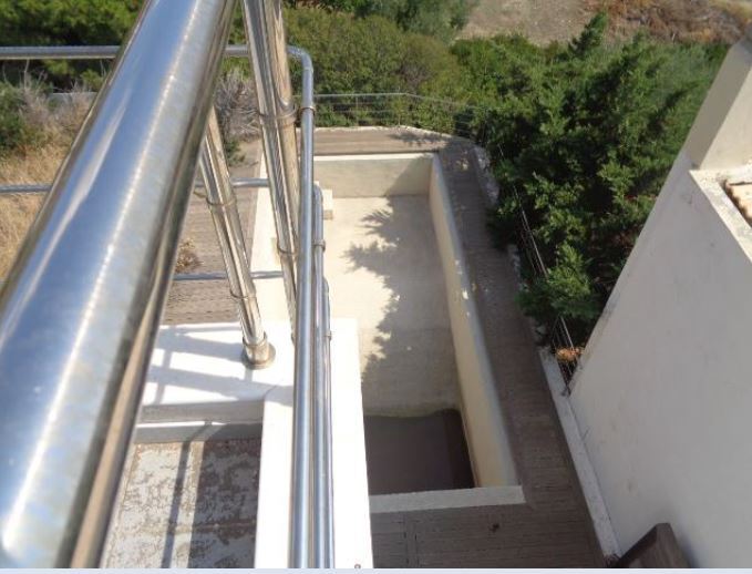 11 bedroom Building in Kalivia Thorikou, Rest Of Attica, Greece – 63297