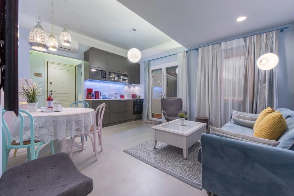 Flat in Center Of Thessaloniki, Thessaloniki – Municipality, Greece – 63264