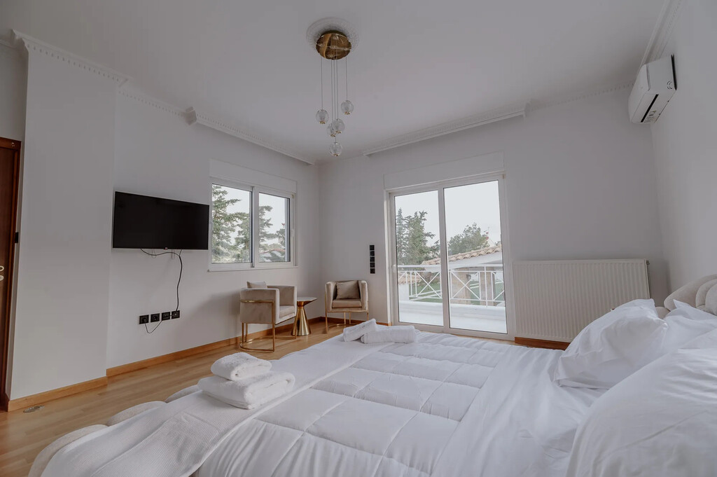 7 bedroom Villa in Kalivia Thorikou, Rest Of Attica, Greece – 63018