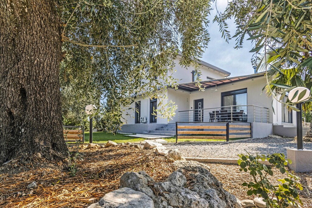 4 bedroom Detached house in Corfu, Corfu Prefecture, Greece – 63017