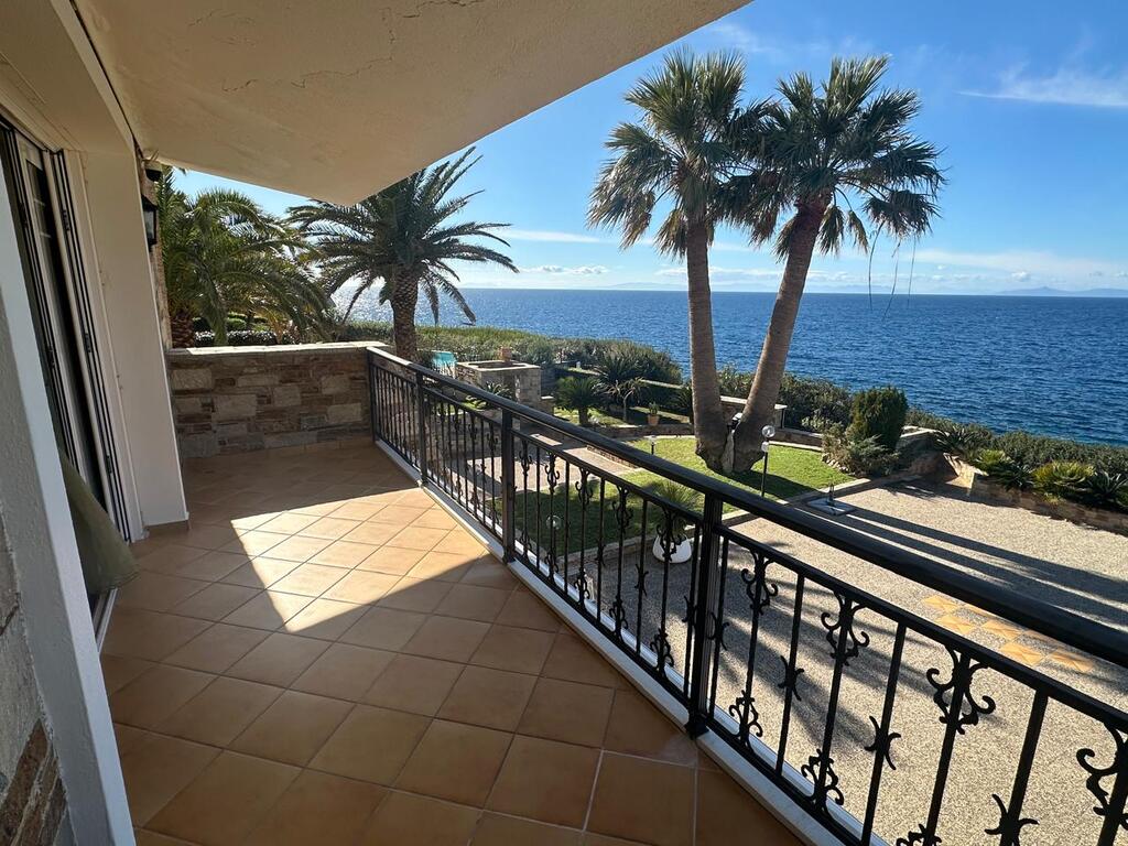 4 bedroom Villa in Palaia Fokaia, Rest Of Attica, Greece – 62542