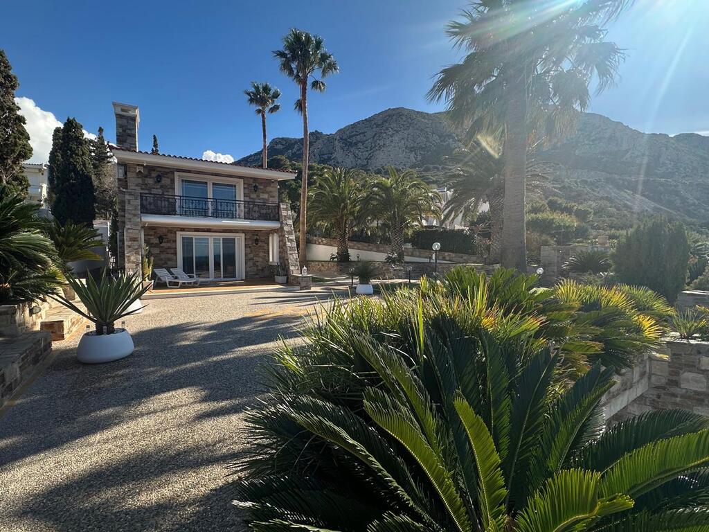 4 bedroom Villa in Palaia Fokaia, Rest Of Attica, Greece – 62542