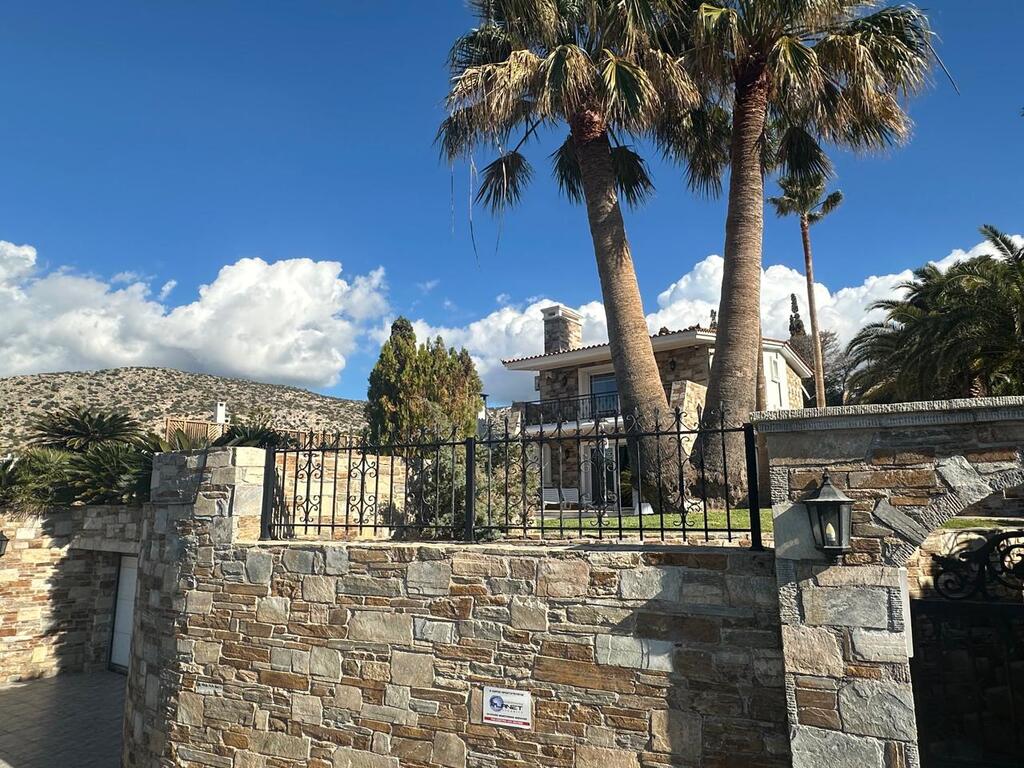 4 bedroom Villa in Palaia Fokaia, Rest Of Attica, Greece – 62542