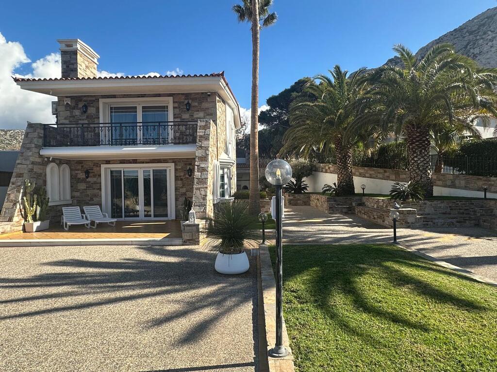4 bedroom Villa in Palaia Fokaia, Rest Of Attica, Greece – 62542