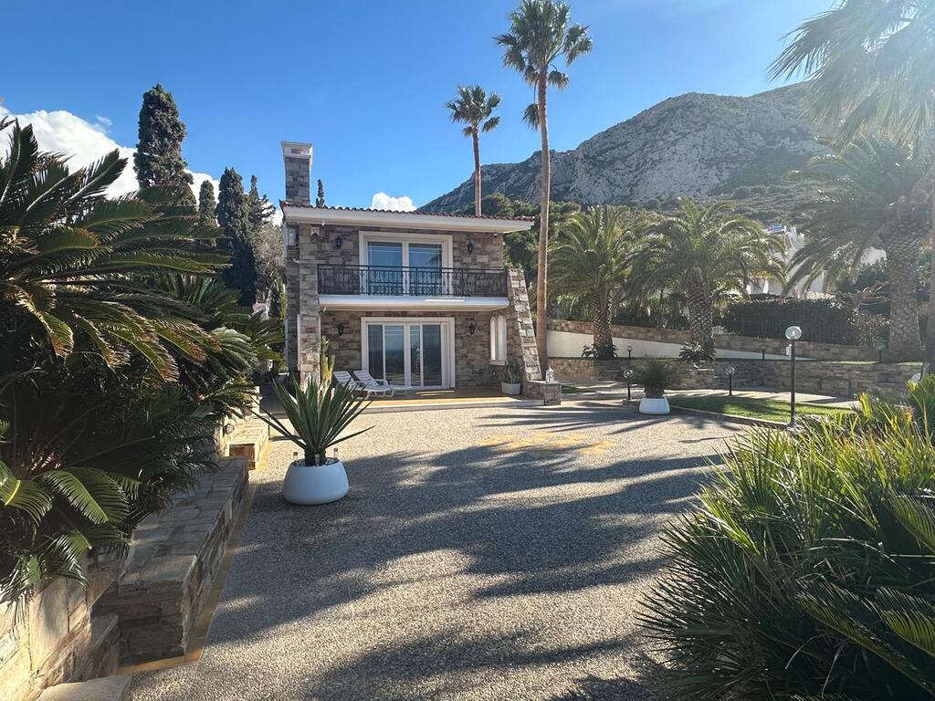 4 bedroom Villa in Palaia Fokaia, Rest Of Attica, Greece – 62542