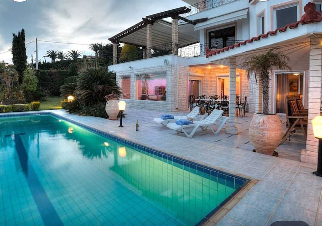 5 bedroom Villa in Anavissos, Rest Of Attica, Greece – 62163
