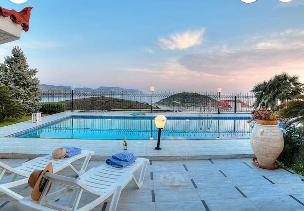 5 bedroom Villa in Anavissos, Rest Of Attica, Greece – 62163