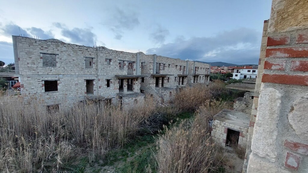Building in Poligiros, Chalkidiki, Greece – 61762