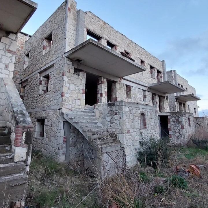 Building in Poligiros, Chalkidiki, Greece – 61762