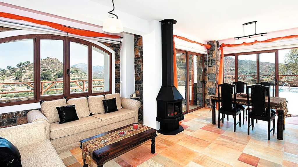 2 bedroom Villa in Agios Nikolaos, Lasithi Prefecture, Greece – 61671