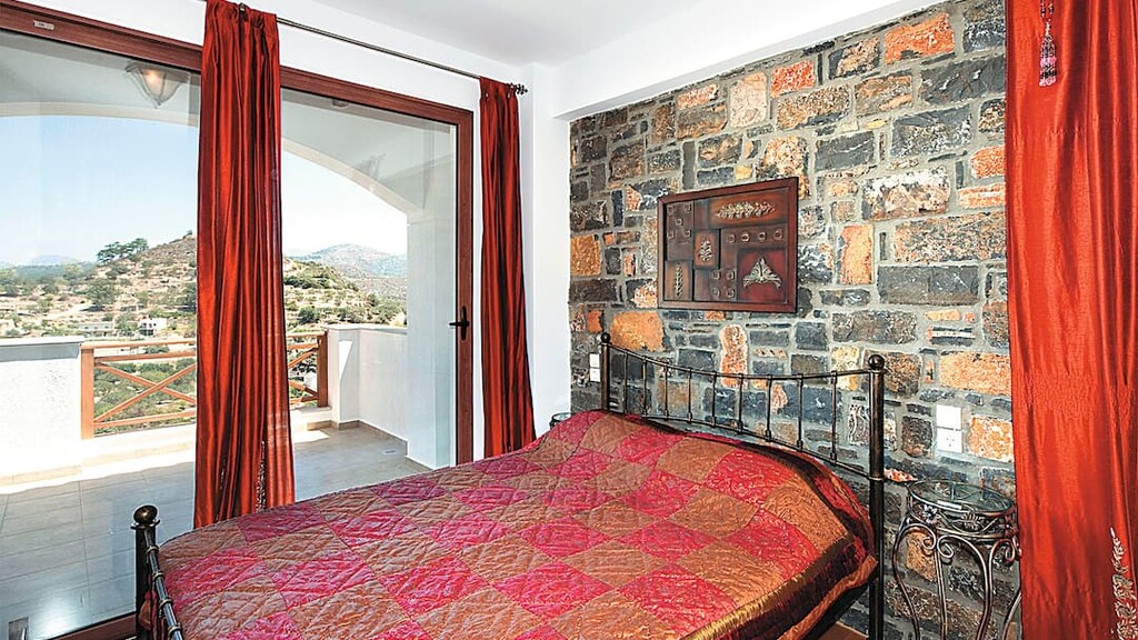 2 bedroom Villa in Agios Nikolaos, Lasithi Prefecture, Greece – 61671
