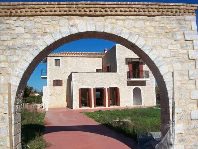 6 bedroom Building in Mistras, Lakonia, Greece – 61630