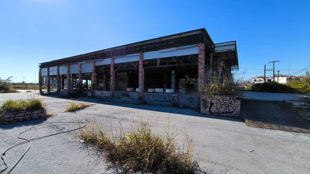 Building in Katerini, Pieria Prefecture, Greece – 61451