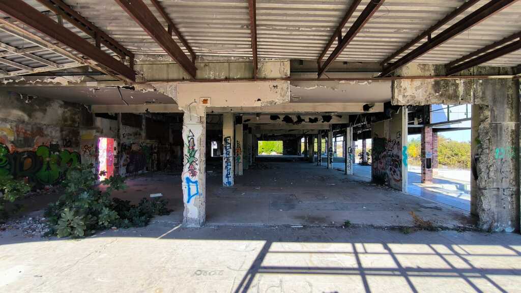 Building in Katerini, Pieria Prefecture, Greece – 61451