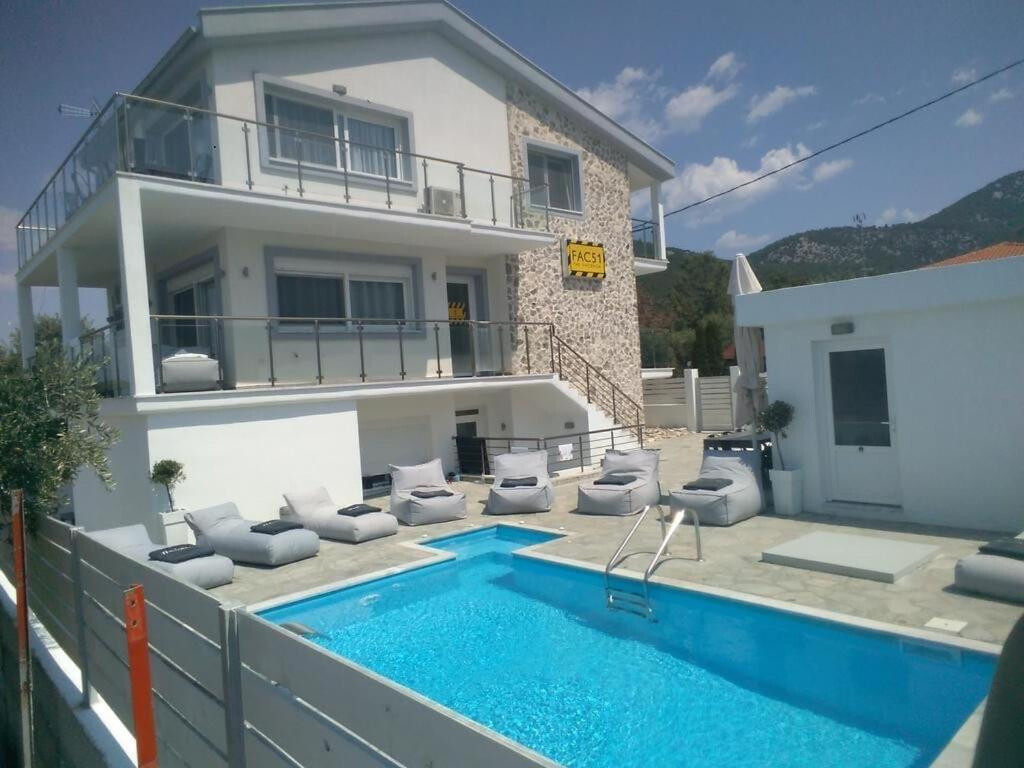 5 bedroom Villa in Thasos, Kavala Prefecture, Greece – 60989