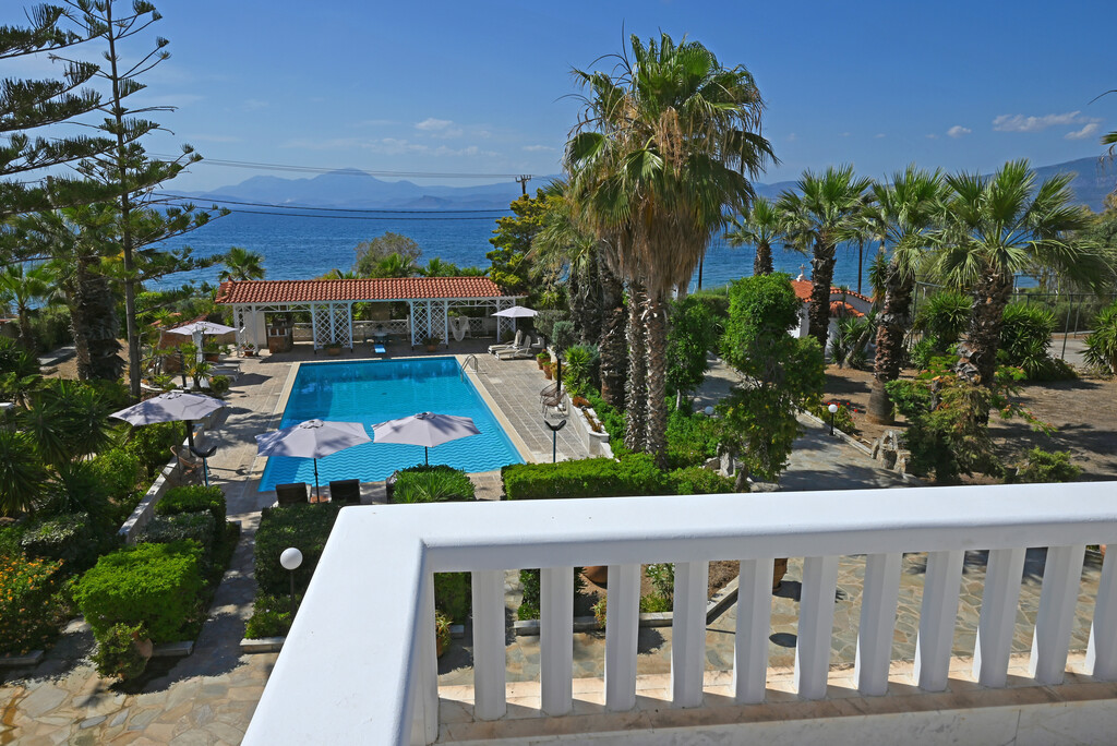 5 bedroom Villa in Megara, Rest Of Attica, Greece – 60253