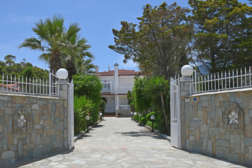5 bedroom Villa in Megara, Rest Of Attica, Greece – 60253