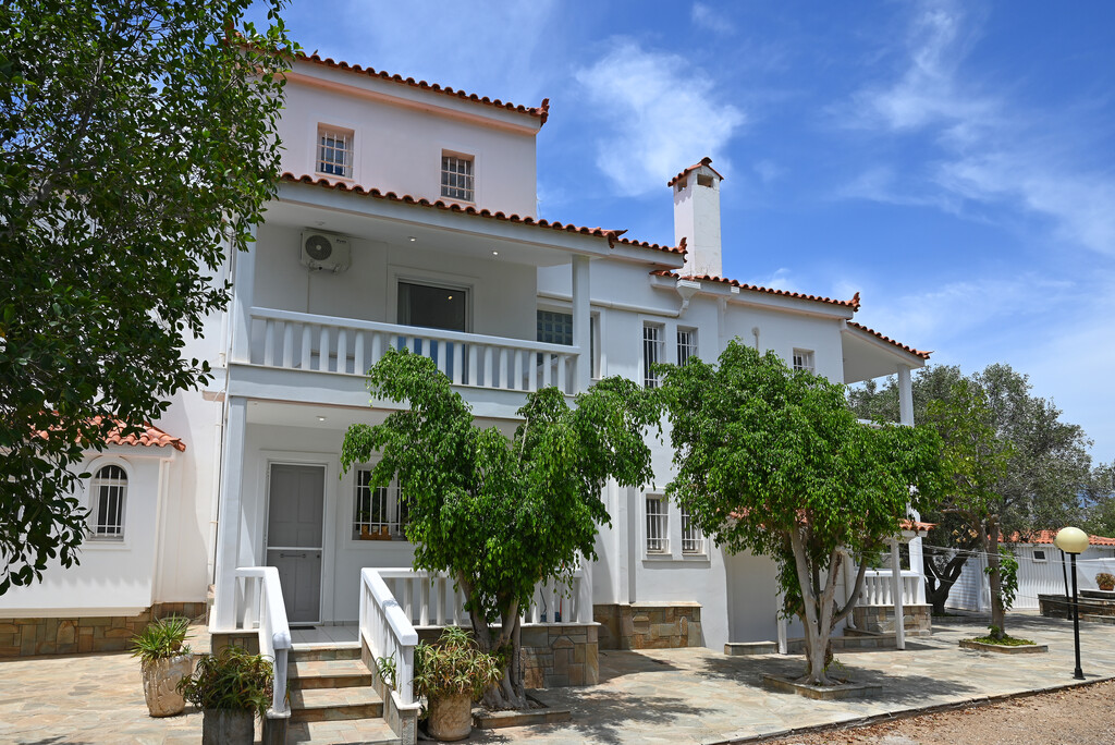 5 bedroom Villa in Megara, Rest Of Attica, Greece – 60253