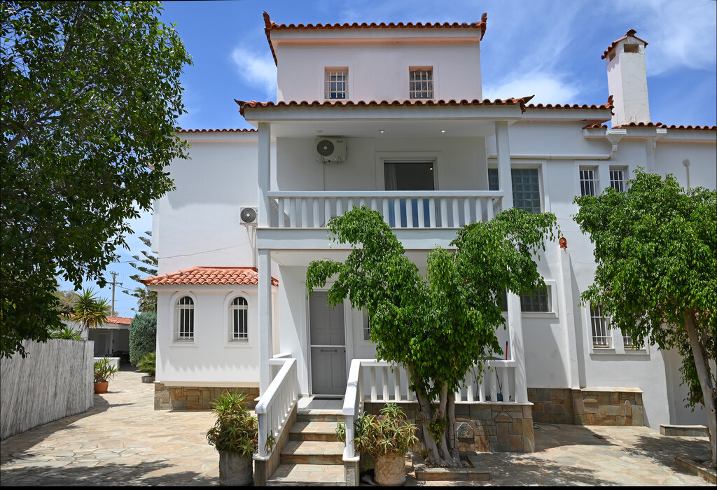 5 bedroom Villa in Megara, Rest Of Attica, Greece – 60253