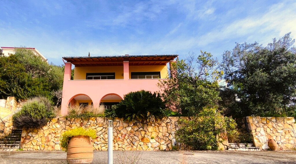 6 bedroom Detached house in Corfu, Corfu Prefecture, Greece – 59310