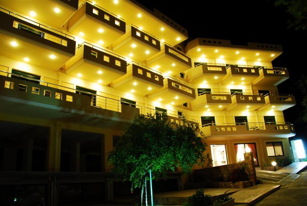Building in Aidipsos, Evia, Greece – 59241