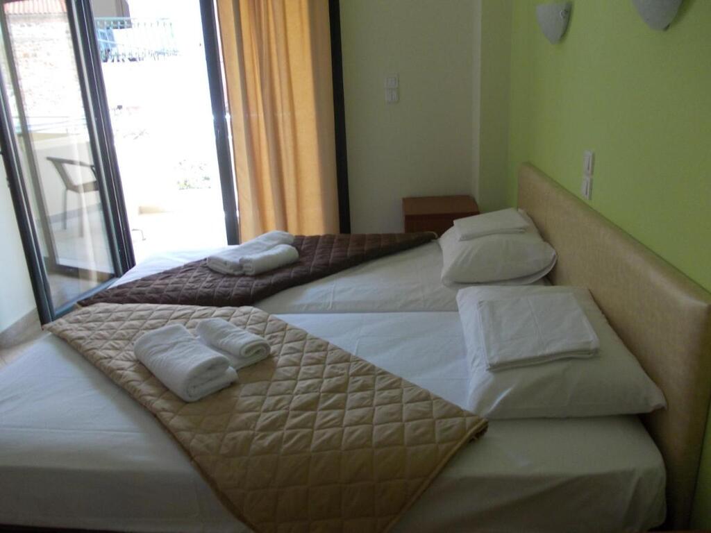Building in Aidipsos, Evia, Greece – 59241