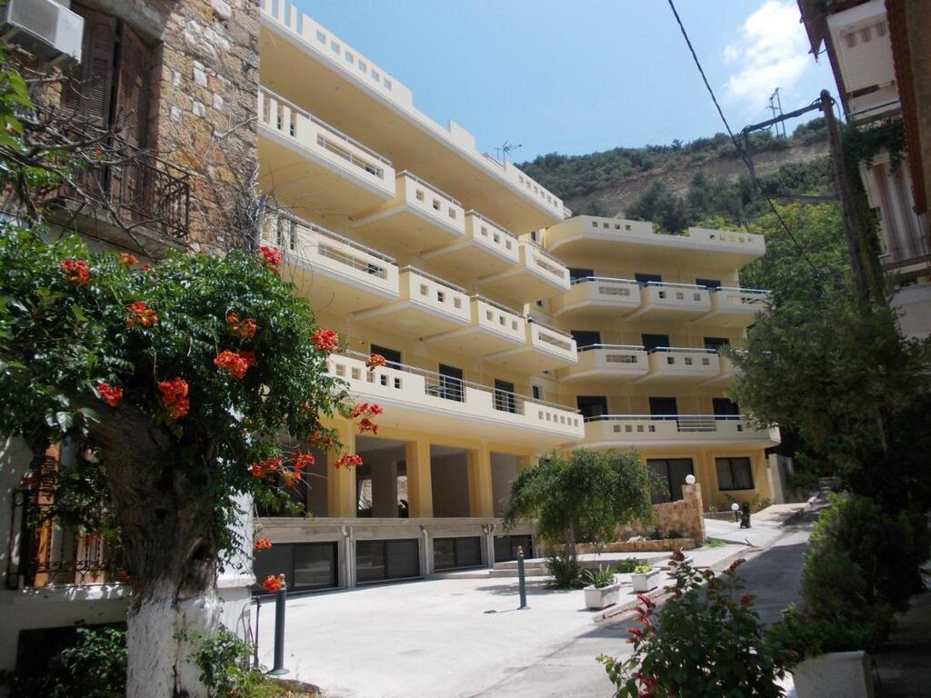 Building in Aidipsos, Evia, Greece – 59241