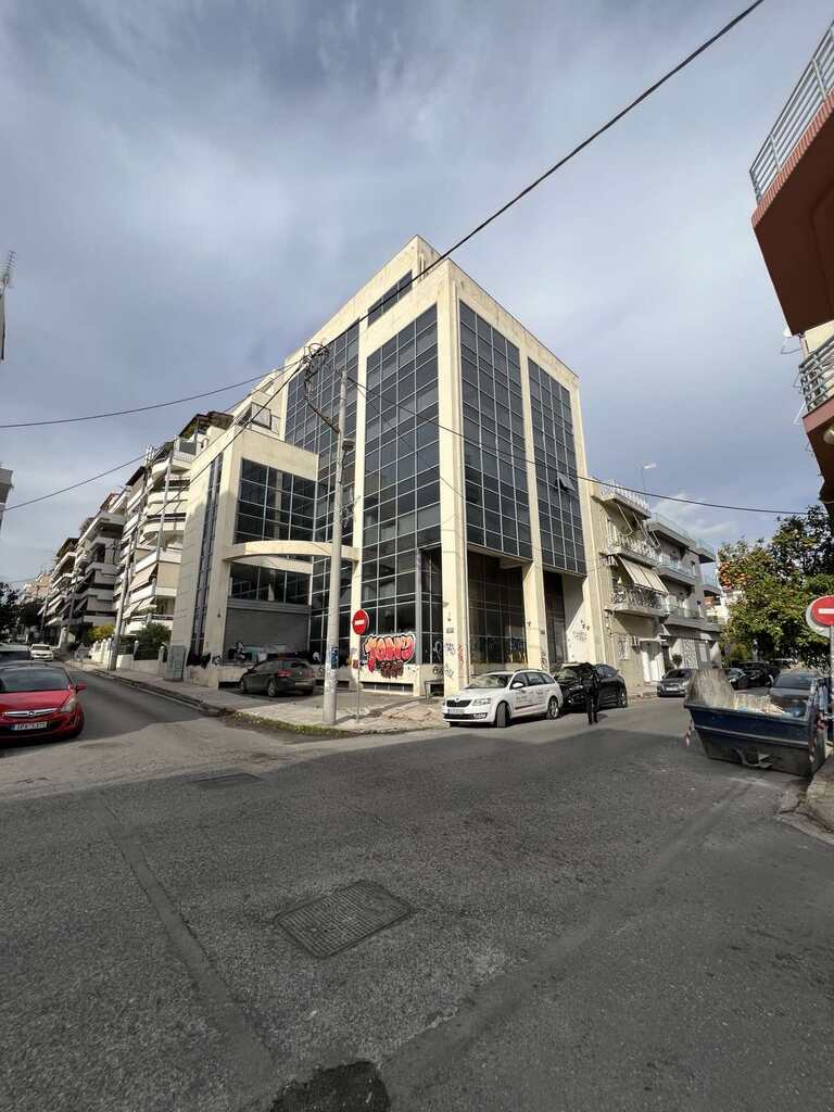 Building in Center – Port, Piraeus, Greece – 58320