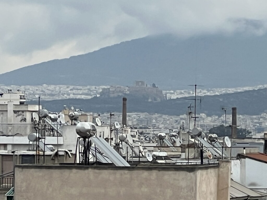 Building in Center – Port, Piraeus, Greece – 58320