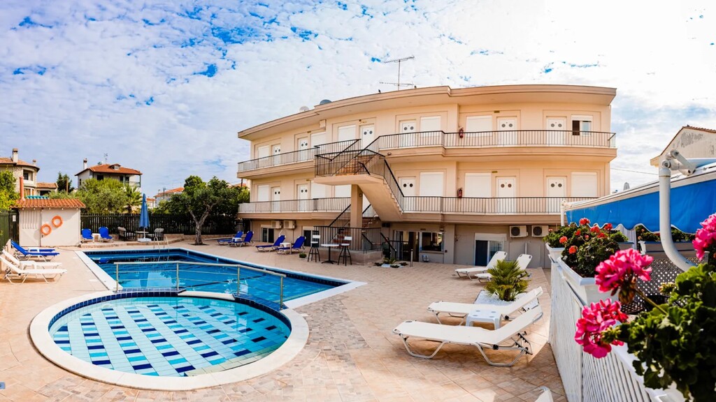 Hotel in Kassandra, Chalkidiki, Greece – 57221