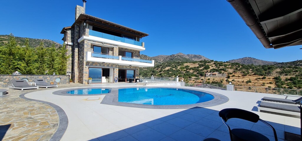 Villa in Agios Nikolaos, Lasithi Prefecture, Greece – 51148