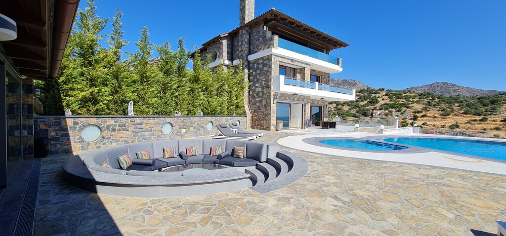 Villa in Agios Nikolaos, Lasithi Prefecture, Greece – 51148