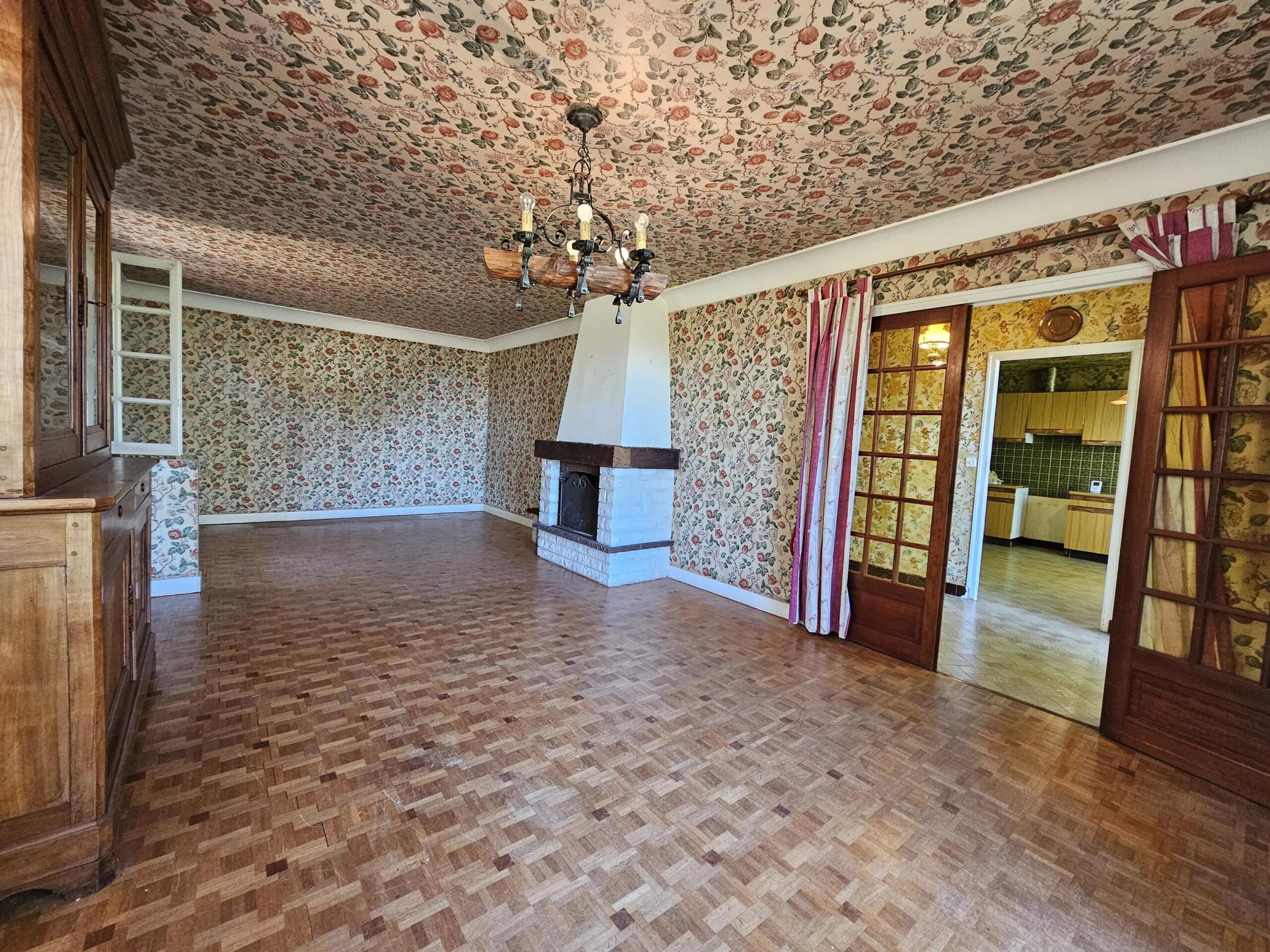 Detached Country Home with Former Chambre d’Hôtes Potential – A Renovation Opportunity Full of Possibilities, Poitou-Charentes – France – BVI84770