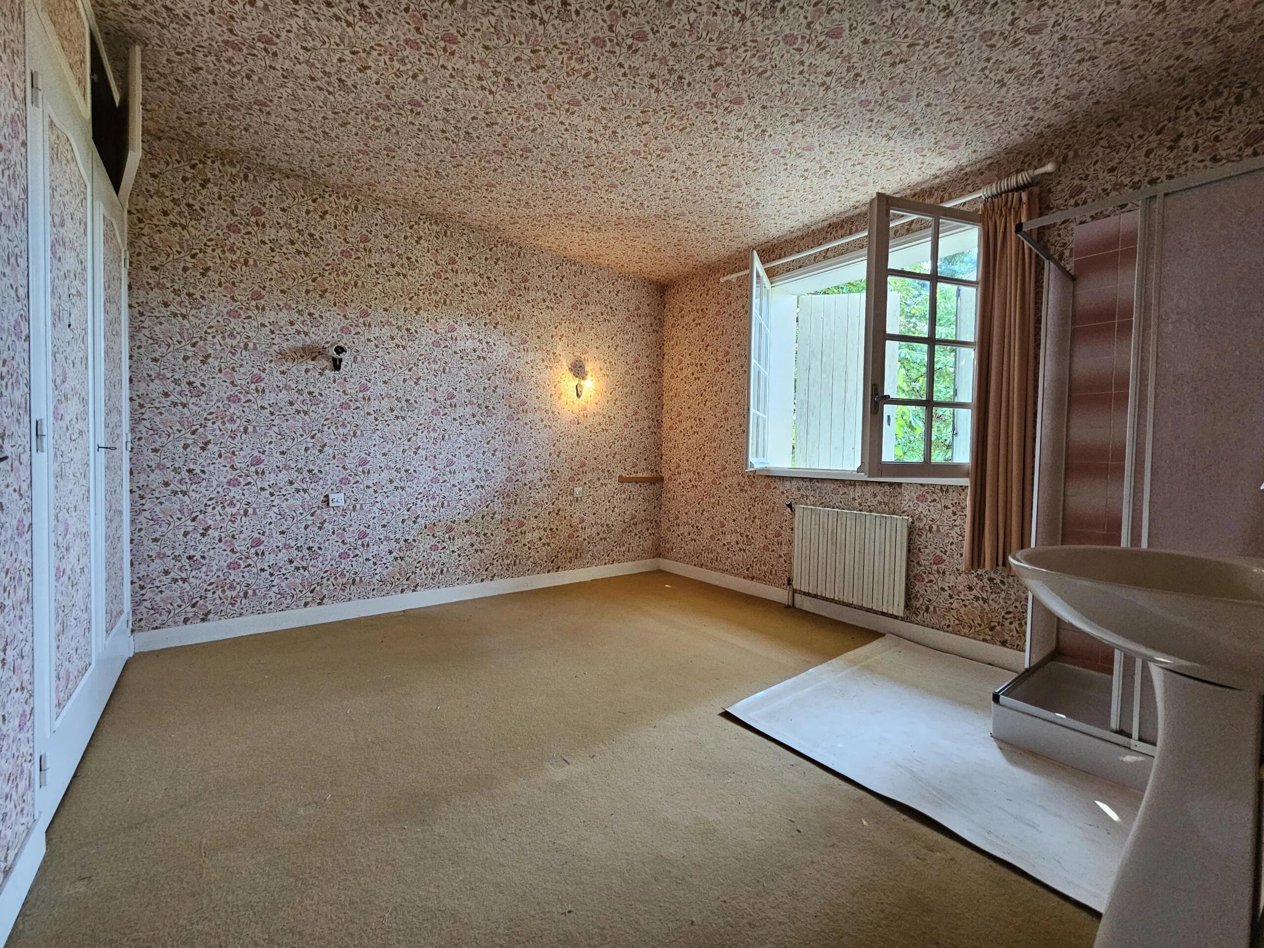 Detached Country Home with Former Chambre d’Hôtes Potential – A Renovation Opportunity Full of Possibilities, Poitou-Charentes – France – BVI84770