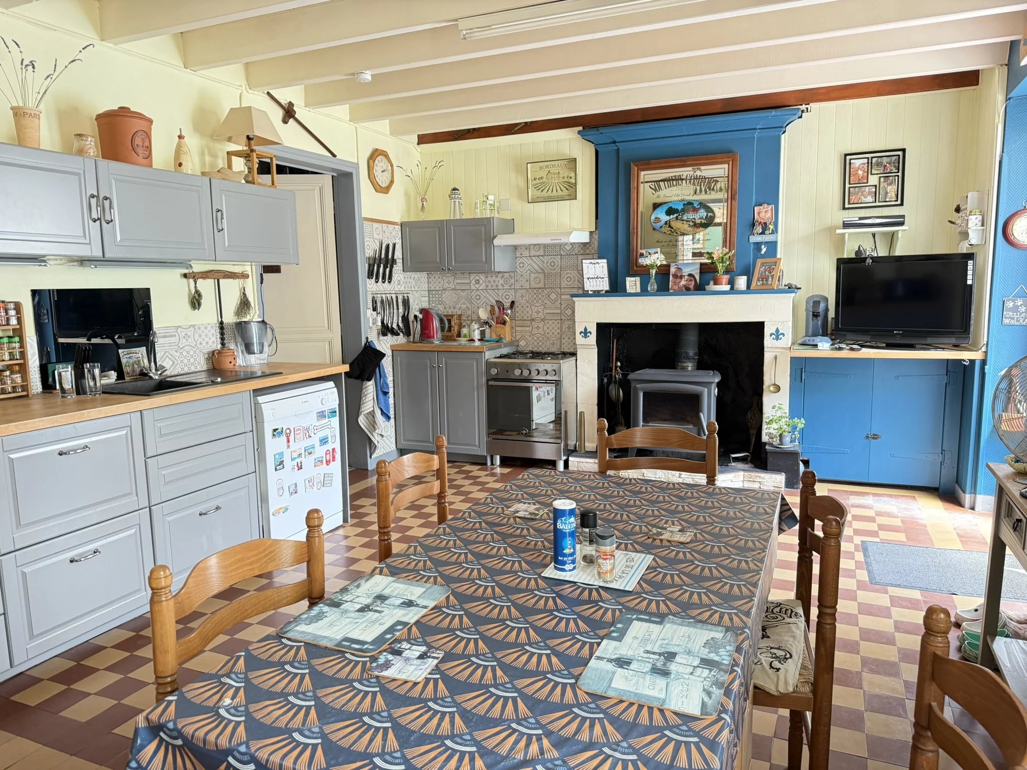 Charming Family Home with Garden, Pool and Stream, Poitou-Charentes – France – BVI86491