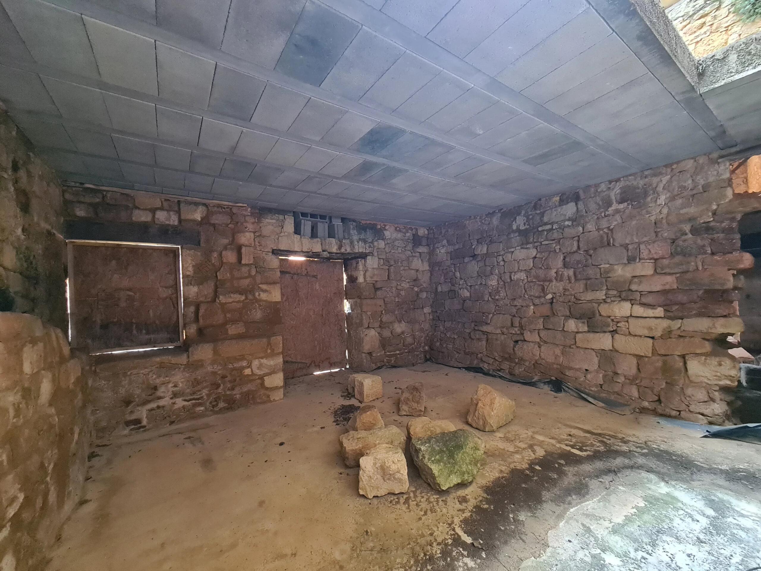 Charming Stone Townhouse with Exceptional Potential, Aquitaine – France – BVI75806
