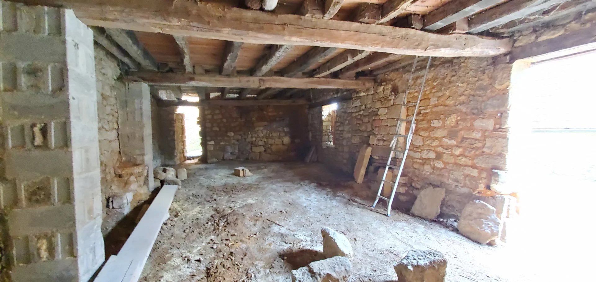 Charming Stone Townhouse with Exceptional Potential, Aquitaine – France – BVI75806