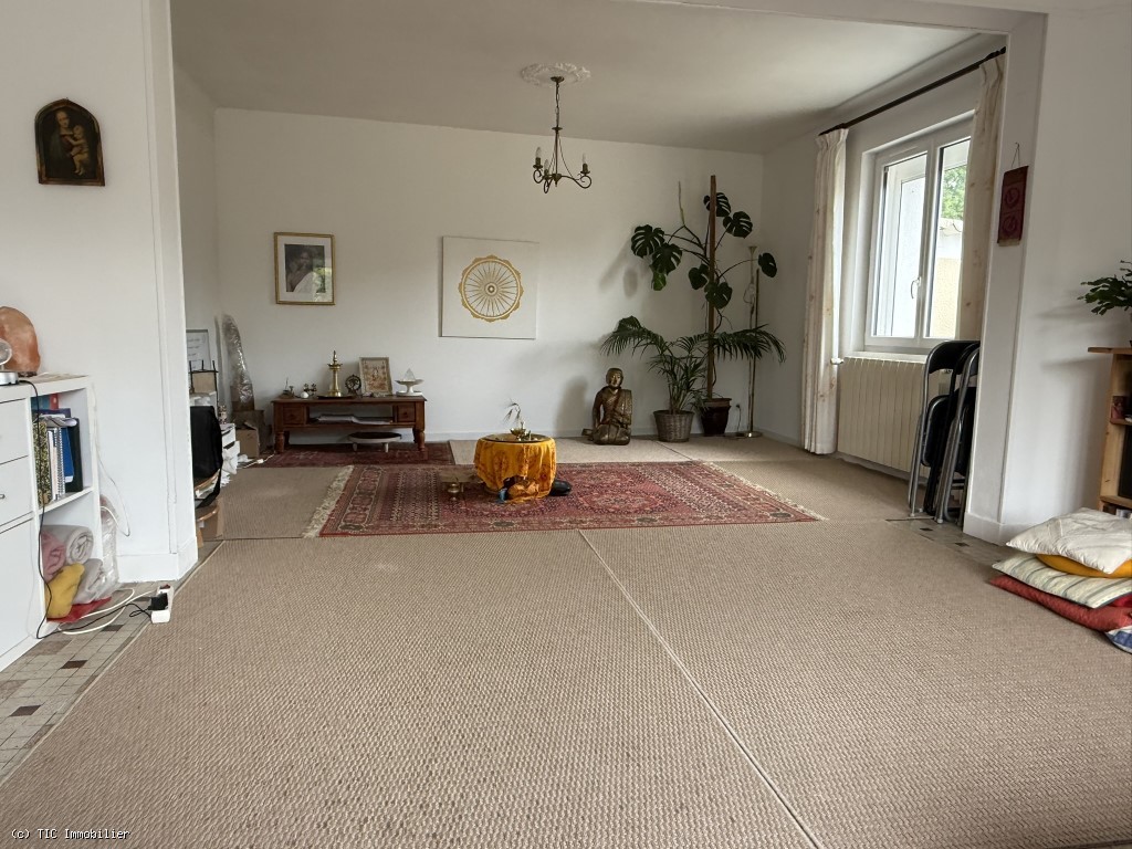 3 bedroom House in Aigre, France – r7546