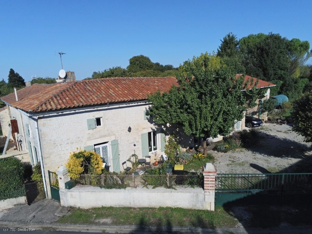 5 bedroom House in Aunac, France – r7542