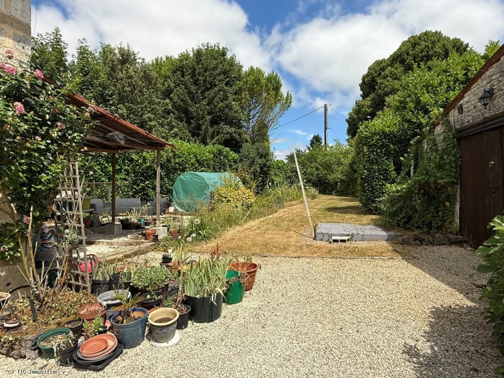 5 bedroom House in Aunac, France – r7542