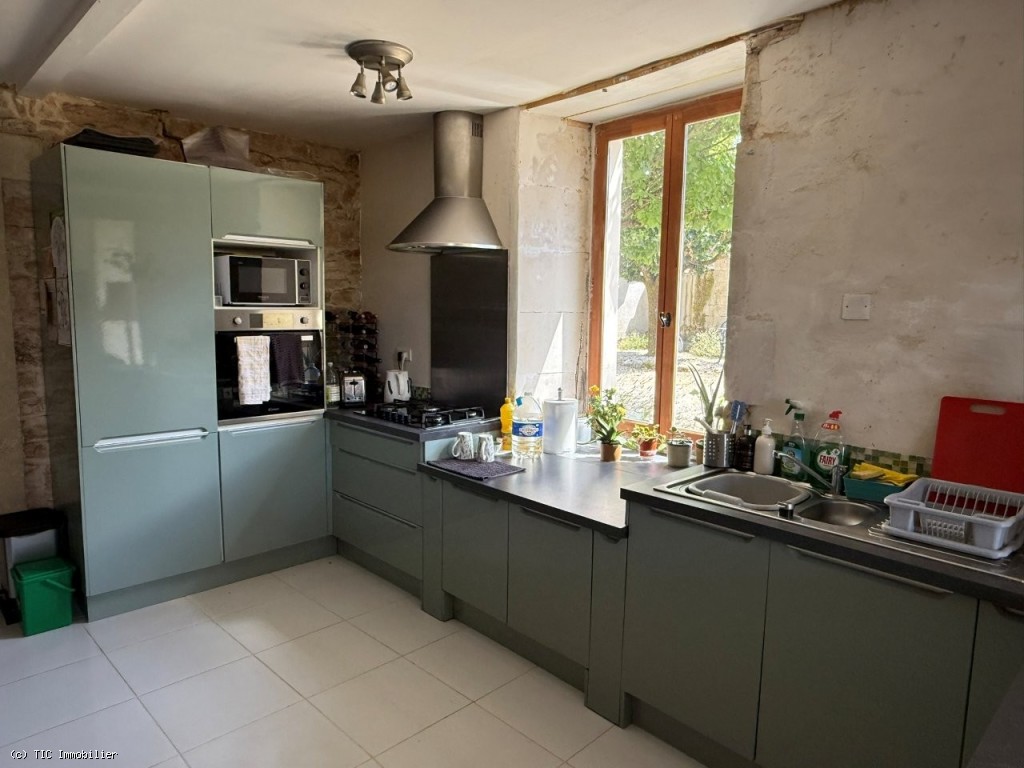 5 bedroom House in Aunac, France – r7542