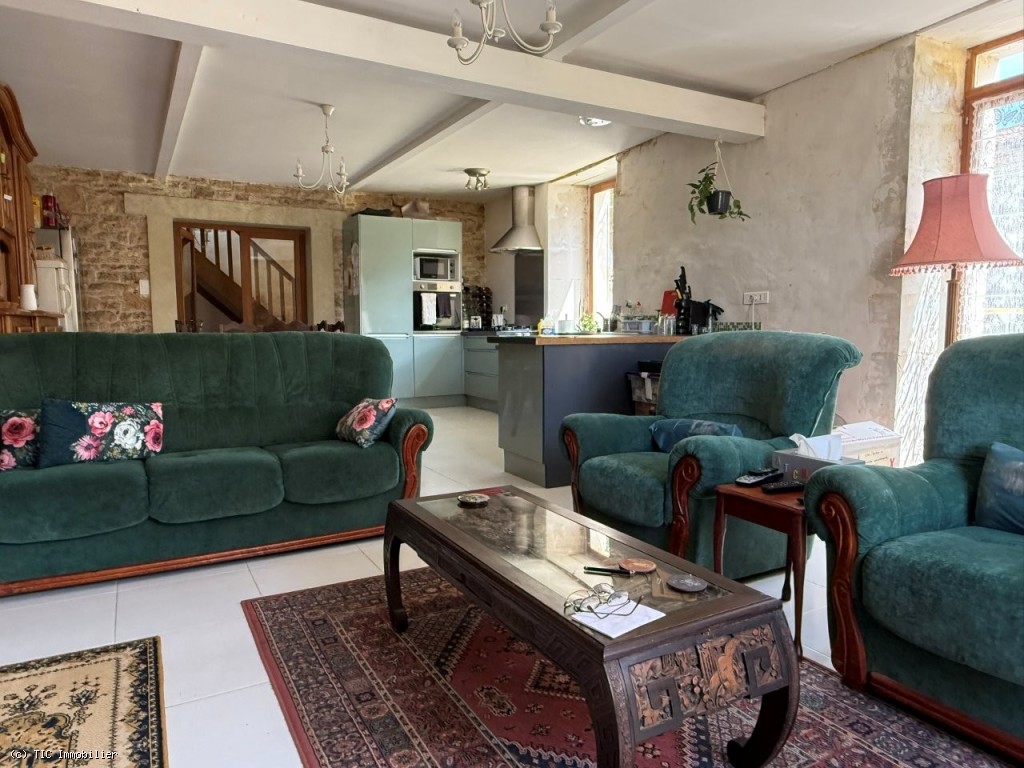 5 bedroom House in Aunac, France – r7542