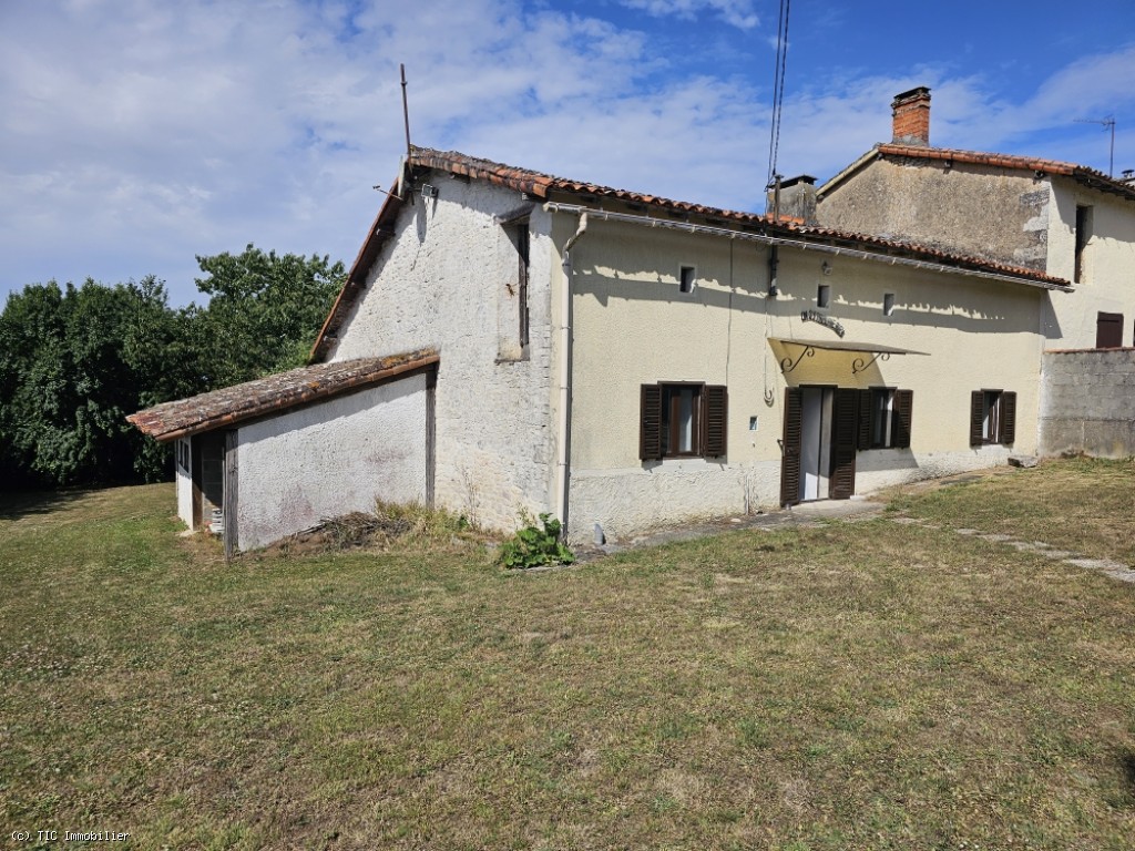 2 bedroom House in Sauze-Vaussais, Sauzé-Vaussais, France – r7537