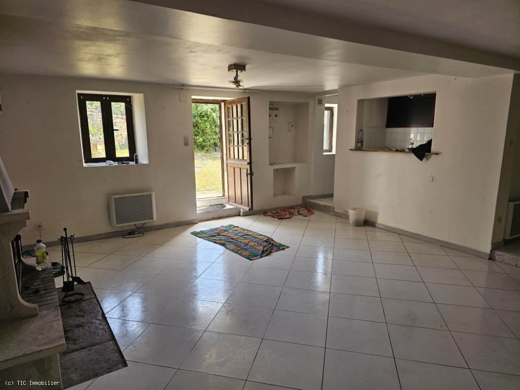 2 bedroom House in Sauze-Vaussais, Sauzé-Vaussais, France – r7537