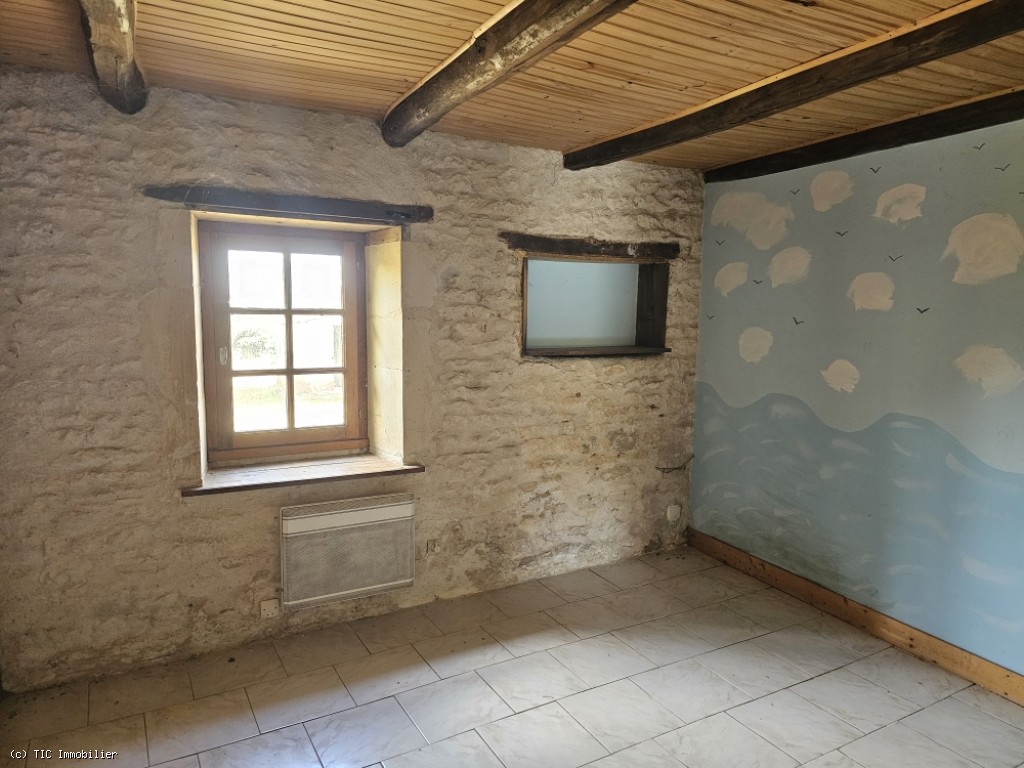 2 bedroom House in Sauze-Vaussais, Sauzé-Vaussais, France – r7537