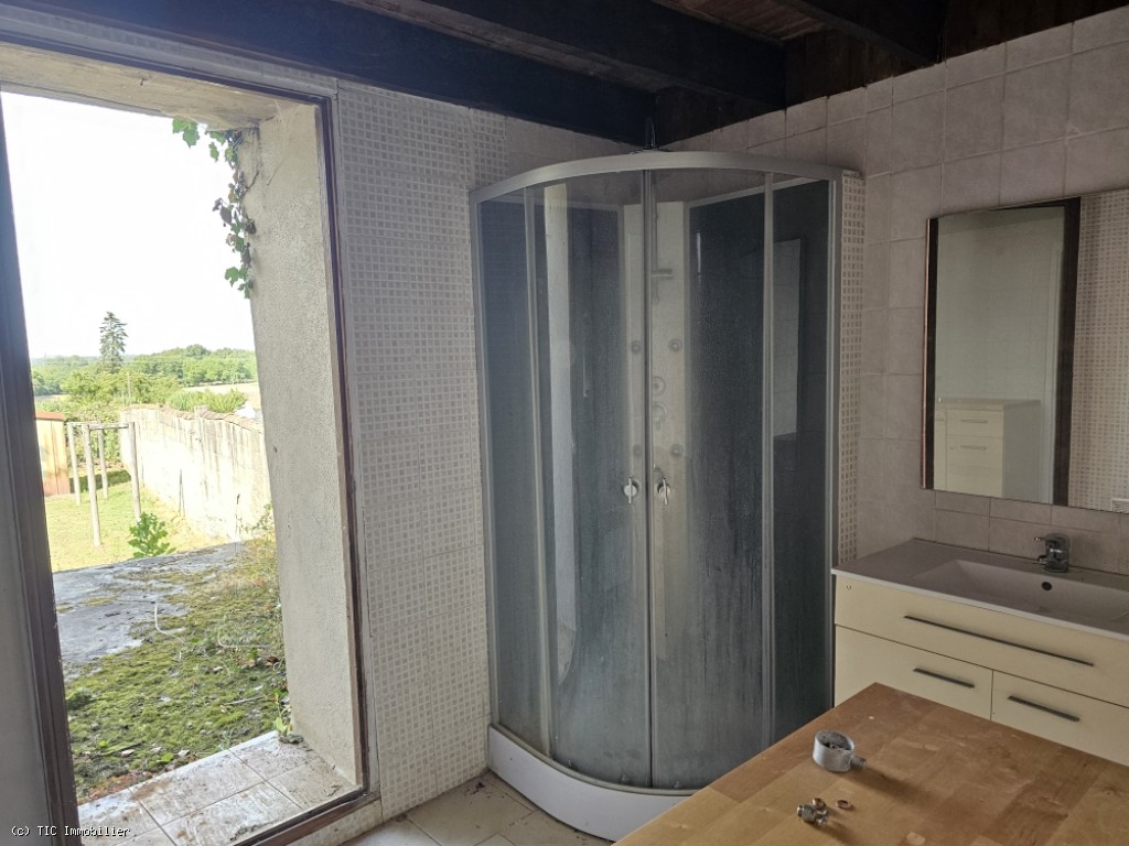 2 bedroom House in Sauze-Vaussais, Sauzé-Vaussais, France – r7537