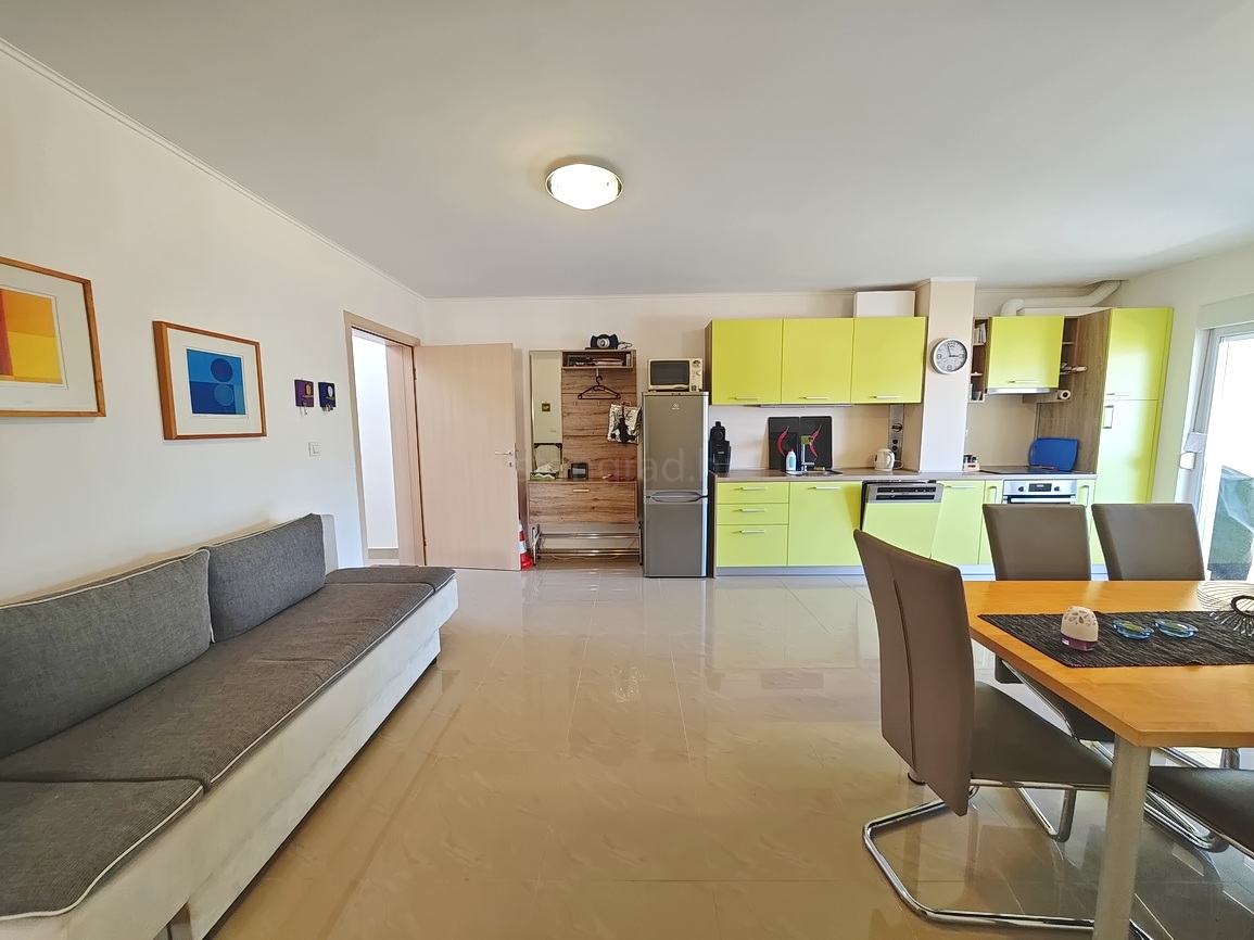 3 bedroom apartment in Dobrinj, Croatia – 103709
